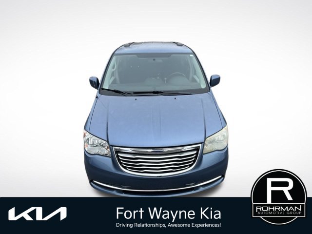 Used 2011 Chrysler Town & Country Touring FWD image 8