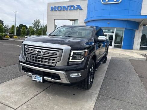Used 2020 Nissan Titan Platinum Reserve w/ Moonroof Package AWD/4WD image 14