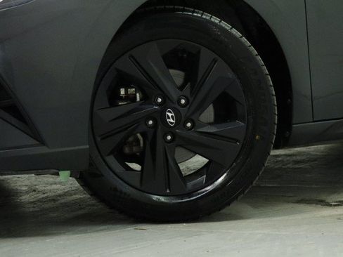 Used 2023 Hyundai Elantra SEL FWD image 3