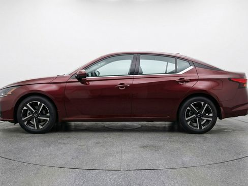 Used 2025 Nissan Altima 2.5 SV image 5