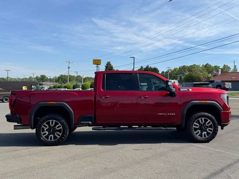 Used 2022 GMC Sierra 2500 AT4 AWD/4WD image 2