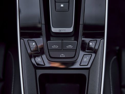 Used 2022 Porsche 911 Turbo S image 63