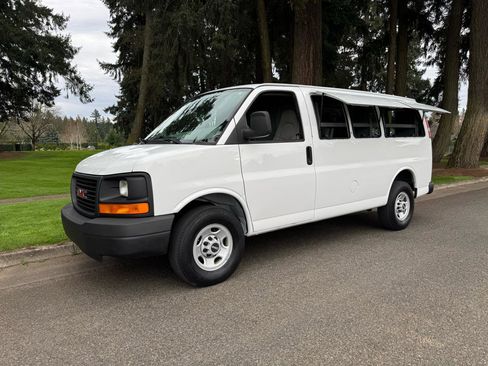 Used 2009 GMC Savana 3500 G3500 Cargo image 40