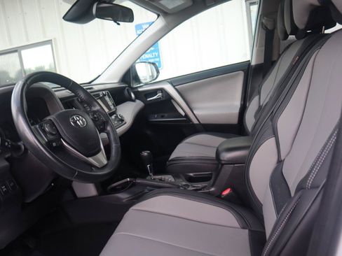 Used 2017 Toyota RAV4 XLE AWD/4WD image 52