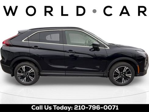 Used 2023 Mitsubishi Eclipse Cross SE image 2