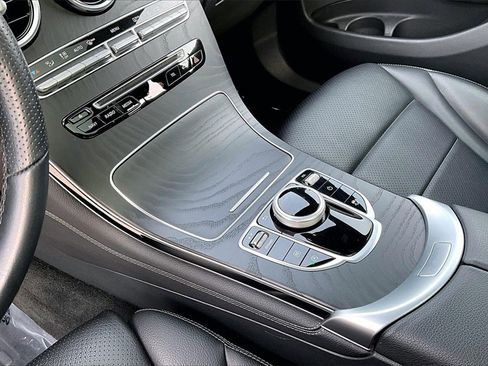 Used 2019 Mercedes-Benz GLC 300 w/ Premium Package image 16