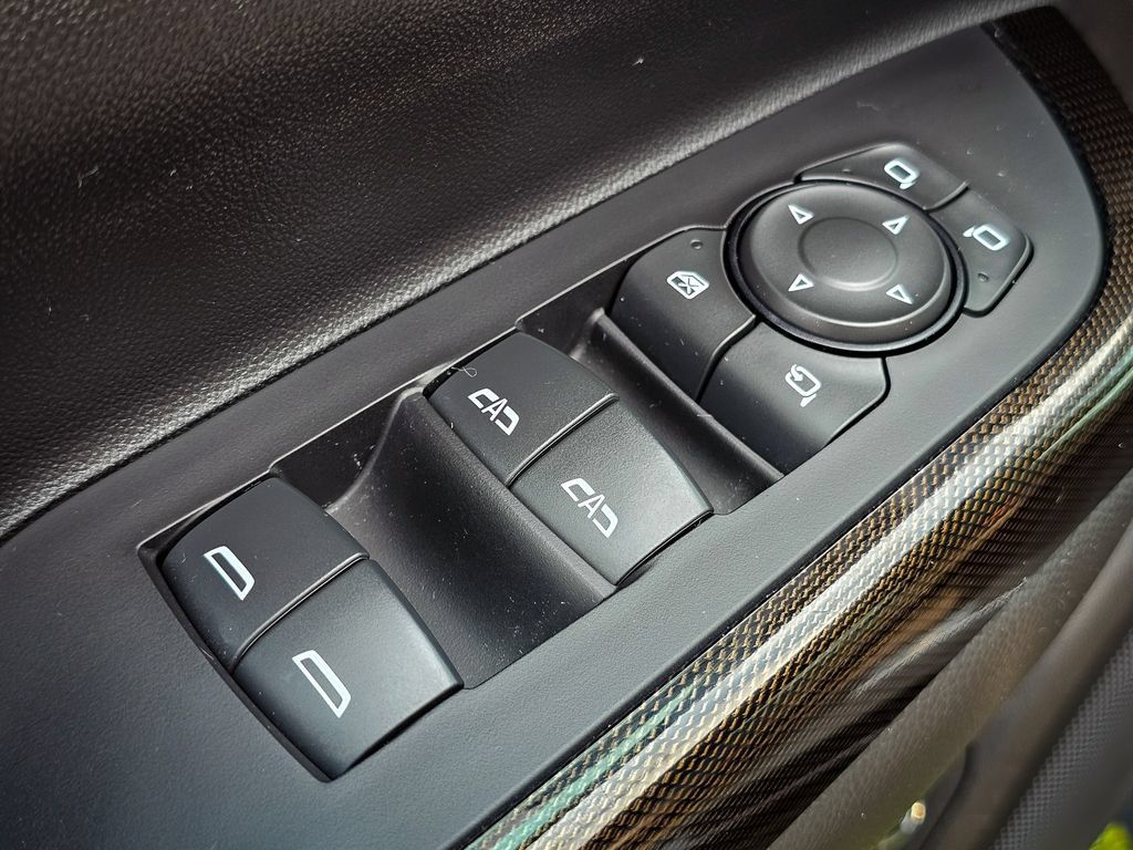 Used 2023 GMC Acadia AT4 w/ Technology Package AWD/4WD image 12