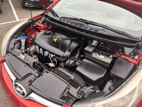 Used 2014 Hyundai Elantra SE image 20