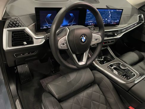 Used 2024 BMW X7 xDrive40i w/ Premium Package AWD/4WD image 13