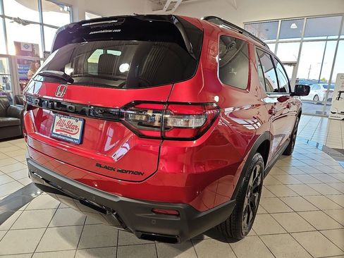 Used 2026 Honda Pilot Black Edition image 7