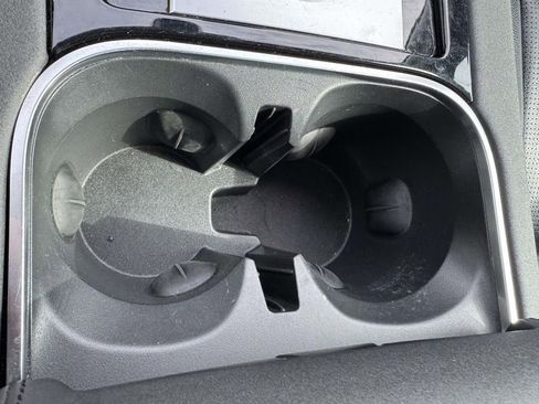 Used 2021 Land Rover Discovery Sport S image 24