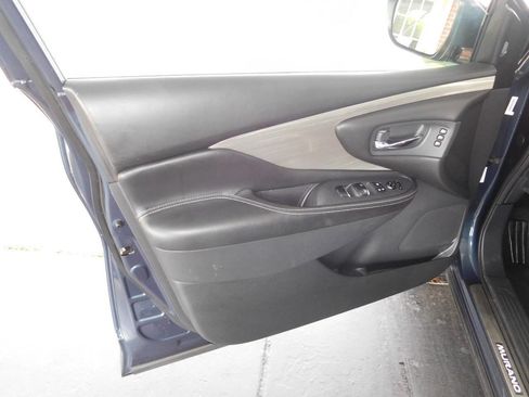 Used 2018 Nissan Murano SL w/ Moonroof Package image 19