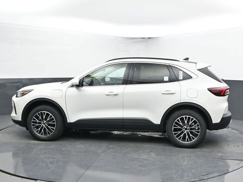 New 2026 Ford Escape SE w/ Class II Trailer Tow Package FWD image 7