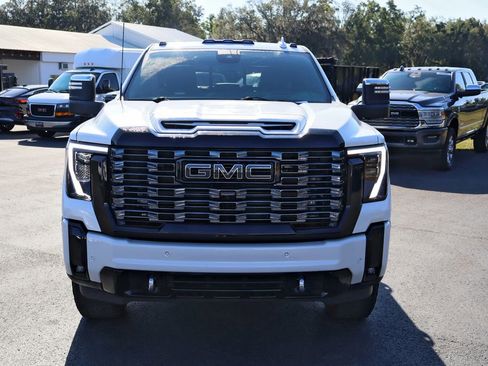 Certified 2025 GMC Sierra 2500 Denali Ultimate w/ Max Trailering Package image 3
