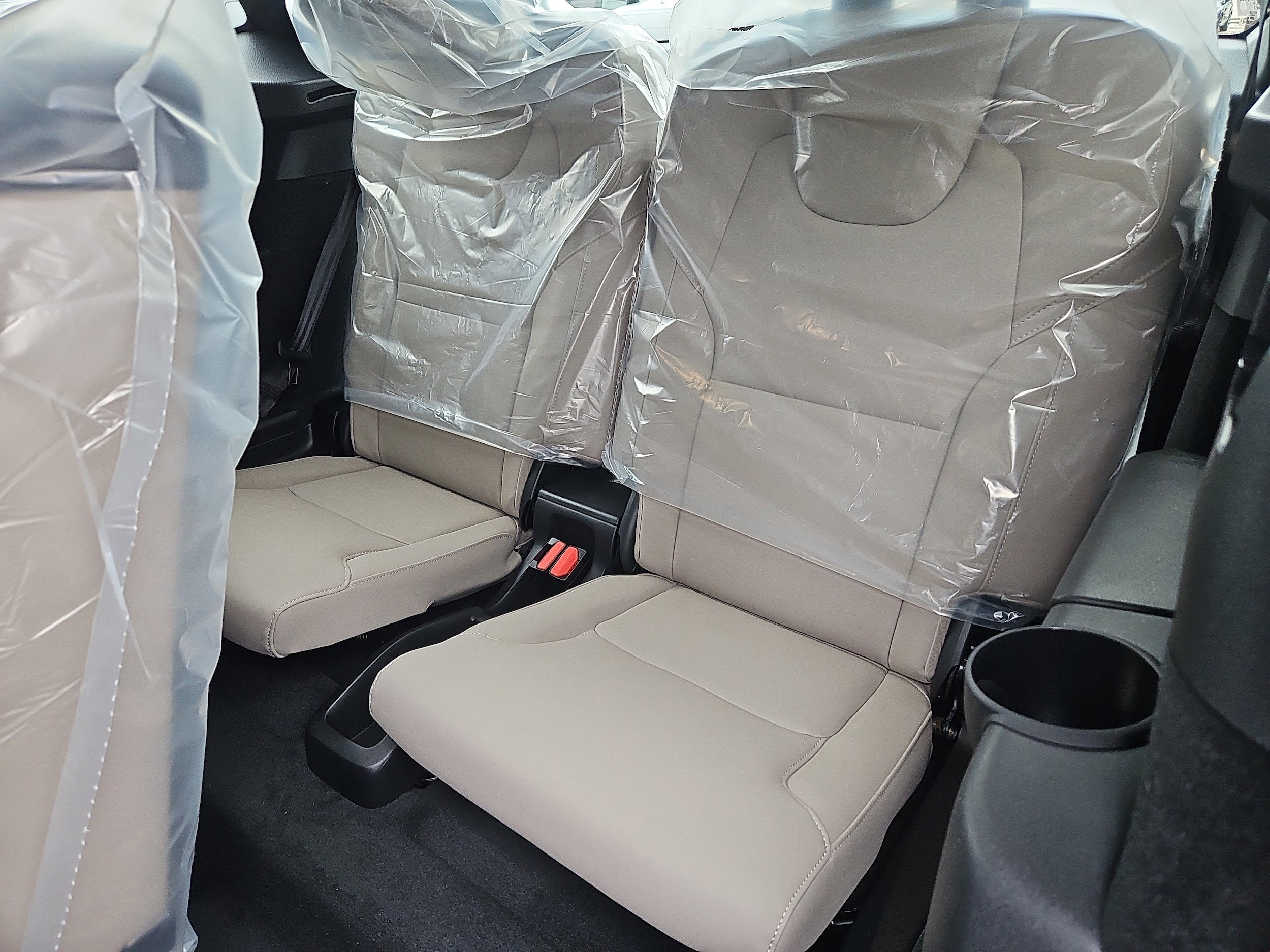 New 2026 Volvo XC90 T8 Plus w/ Protection Package Premier AWD/4WD image 23