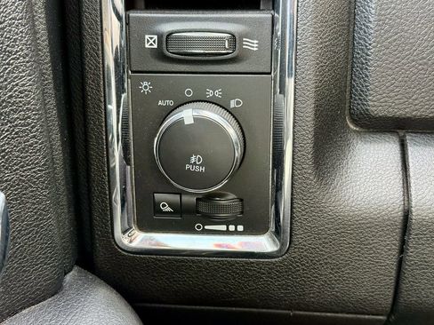 Used 2017 RAM 1500 Laramie image 21