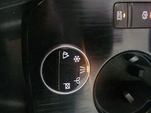 Used 2024 Nissan Rogue S AWD/4WD image 28