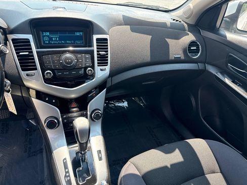 Used 2013 Chevrolet Cruze LT FWD image 13