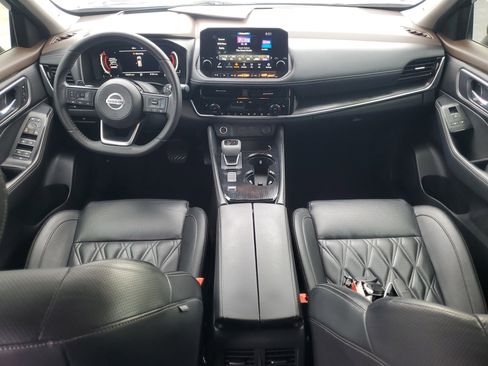 Certified 2021 Nissan Rogue Platinum image 14