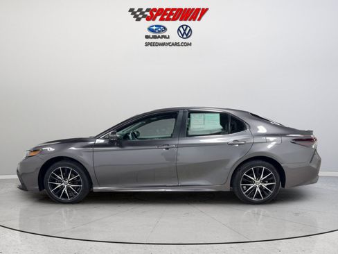 Used 2023 Toyota Camry SE FWD image 10