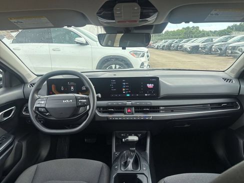 Used 2025 Kia K4 FWD image 31