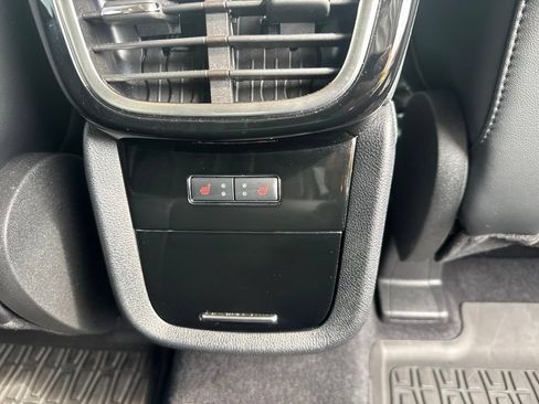 Used 2023 Lincoln Nautilus Reserve AWD/4WD image 17