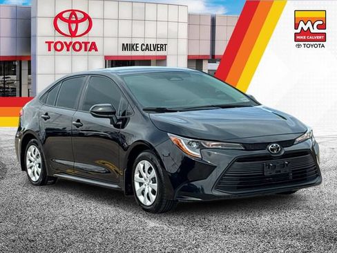 Used 2025 Toyota Corolla LE FWD image 7