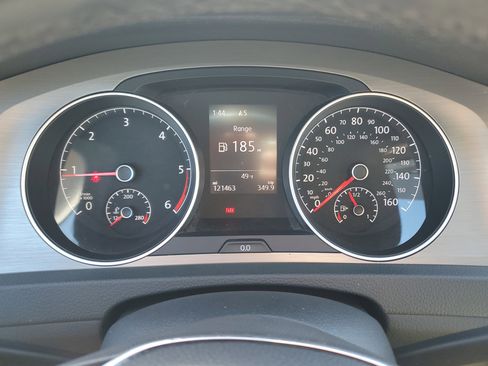 Used 2015 Volkswagen Golf TDI S image 21