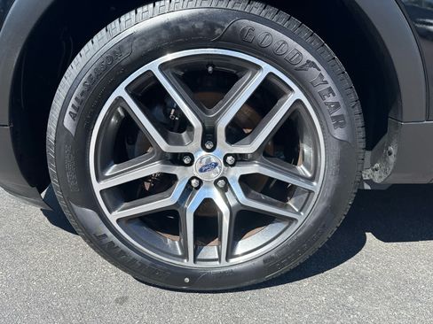Used 2017 Ford Explorer Sport w/ Equipment Group 401A AWD/4WD image 9
