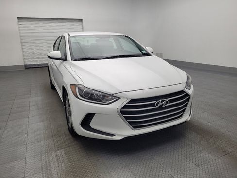 Used 2017 Hyundai Elantra SE image 14