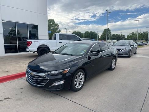 Used 2020 Chevrolet Malibu LT image 2