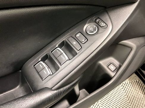 Used 2018 Honda Accord LX image 13
