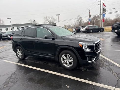 Certified 2023 GMC Terrain SLE w/ Driver Convenience Package image 3