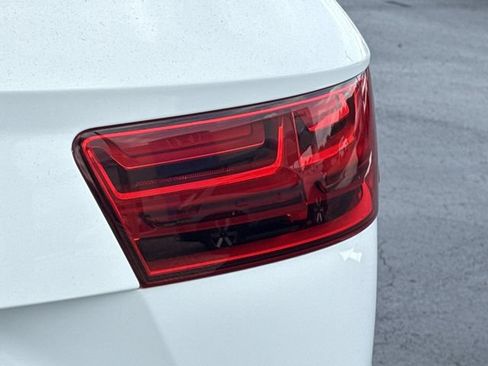 Used 2018 Audi Q7 2.0T Premium Plus AWD/4WD image 16
