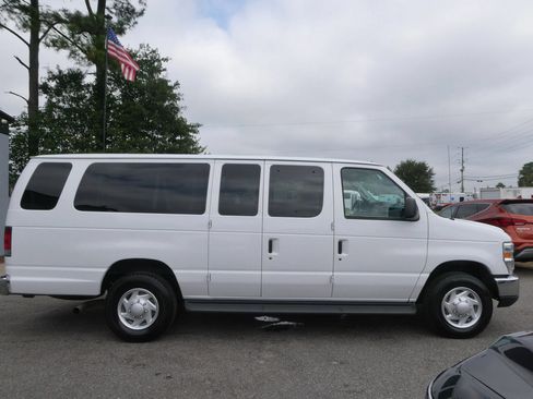 Used 2012 Ford E-350 and Econoline 350 XLT RWD image 4