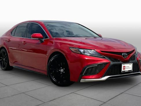 Used 2023 Toyota Camry XSE FWD image 3
