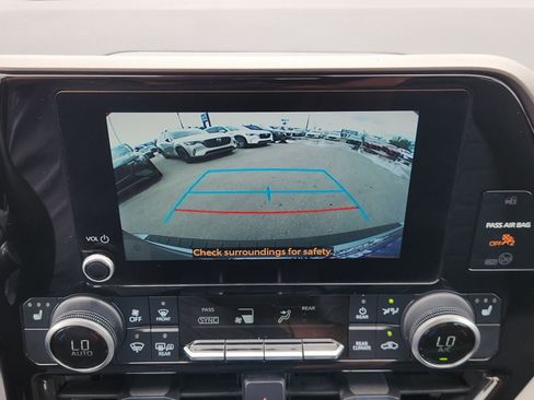 Used 2023 Toyota Highlander XLE FWD image 21