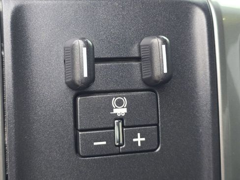 Used 2019 Chevrolet Silverado 2500 LTZ image 12