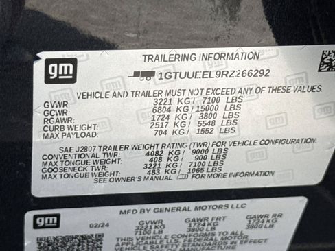 Used 2024 GMC Sierra 1500 AT4 w/ Technology Package AWD/4WD image 15