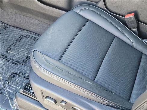 New 2026 GMC Yukon XL Denali w/ Denali Reserve Package image 4