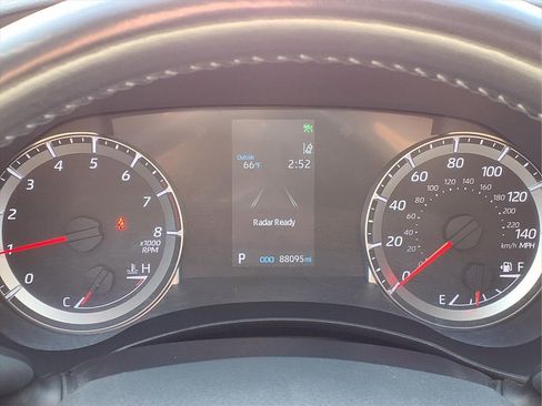 Used 2022 Toyota Highlander LE image 20