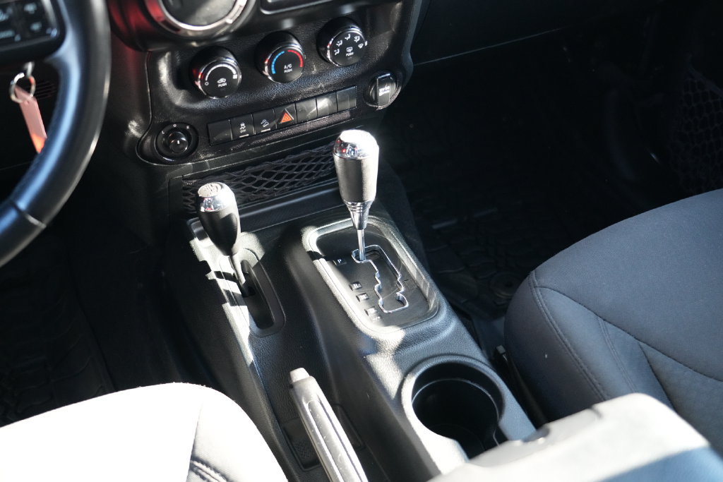 Used 2018 Jeep Wrangler Unlimited Sport AWD/4WD image 22