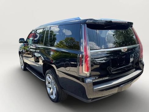 Used 2020 Cadillac Escalade ESV Luxury AWD/4WD image 5