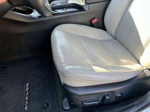 Used 2013 Toyota Avalon XLE Premium image 10