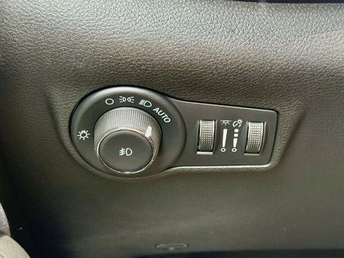 Used 2025 Jeep Compass Latitude AWD/4WD image 26