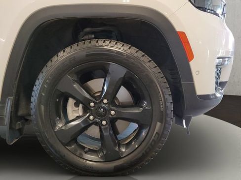 Used 2024 Jeep Grand Cherokee L Limited w/ Luxury Tech Group II AWD/4WD image 34