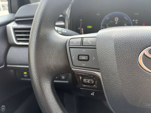 Used 2025 Toyota Camry LE FWD image 16