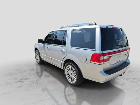 Used 2017 Lincoln Navigator Select AWD/4WD image 6