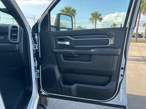 Used 2025 RAM 2500 Big Horn AWD/4WD image 18