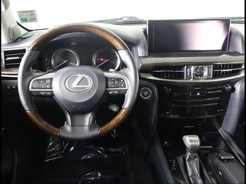 Used 2018 Lexus LX 570 4WD image 8